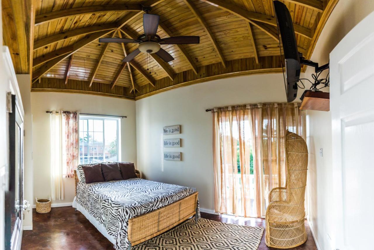 לוסאה Blue Paloma Bed & Breakfast מראה חיצוני תמונה