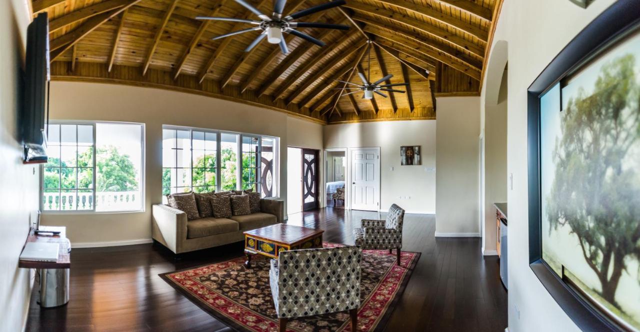 לוסאה Blue Paloma Bed & Breakfast מראה חיצוני תמונה